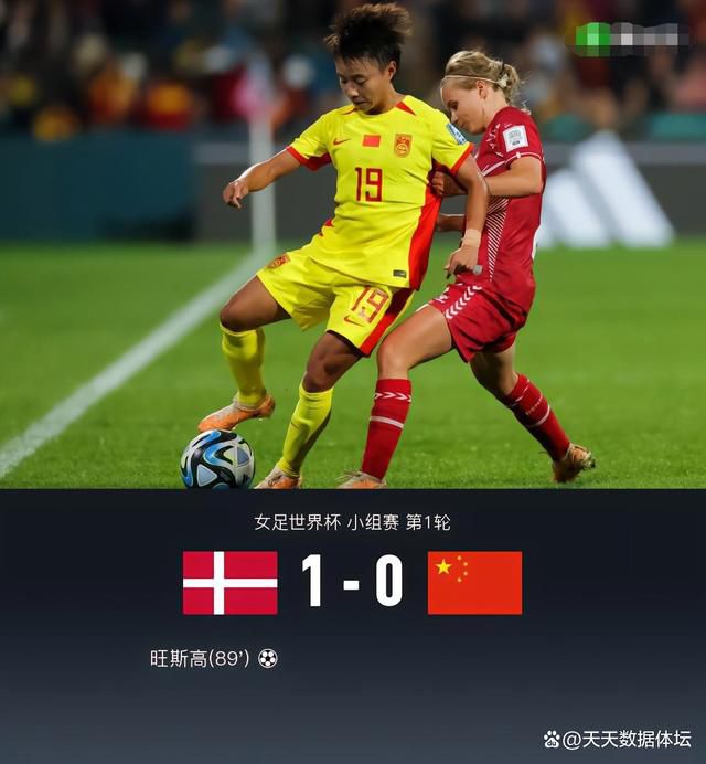 李治良：我觉得自己当时的非主流可能和很多人一样，留着长刘海，会往一边斜，走在路上时不时甩一下头，有时候也会故意挡住眼睛埋头走路。