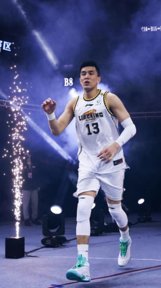 网飞新片题材末日灾难+女性 布蕾克·莱弗利主演 2020-05-07 网飞正在开发一部启示录惊悚片《大宪章时期的黑暗日子》(Dark Days at the Magna Carta，暂译)，同时计划制作称三部曲系列，布蕾克·莱弗利（《绿灯侠》《时光尽头的恋人》《鲨滩 布蕾克·莱弗利新片纽约首映 着艳丽红裙秀雪乳 2015-04-20 当地时间4月19日，电影《时光尽头的恋人》在美国纽约林肯中心首映，主演布蕾克·莱弗利盛装出镜，艳丽的红色低胸长裙让莱弗利显得既大胆又妖娆，而蕾丝等设计也相当性感。