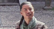 时而薄纱裸妆、时而盘发红唇，复 上一页12345.